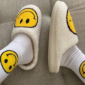 Original Smiley Face Slippers Yellow S New